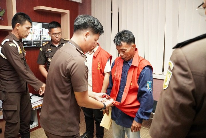 Dua pejabat Forum Kades di Kecamatan Pagar Gunung, Lahat